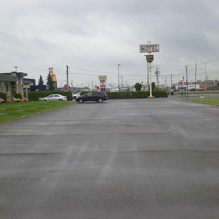 Motel Vaudreuil Bagian luar foto